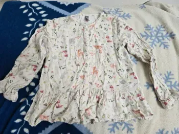 Blouse blanche motif animaux de la forêt de la marque Losan en taille 5 ans Très bon état