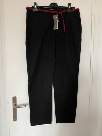 Pantalon carotte noir 42
