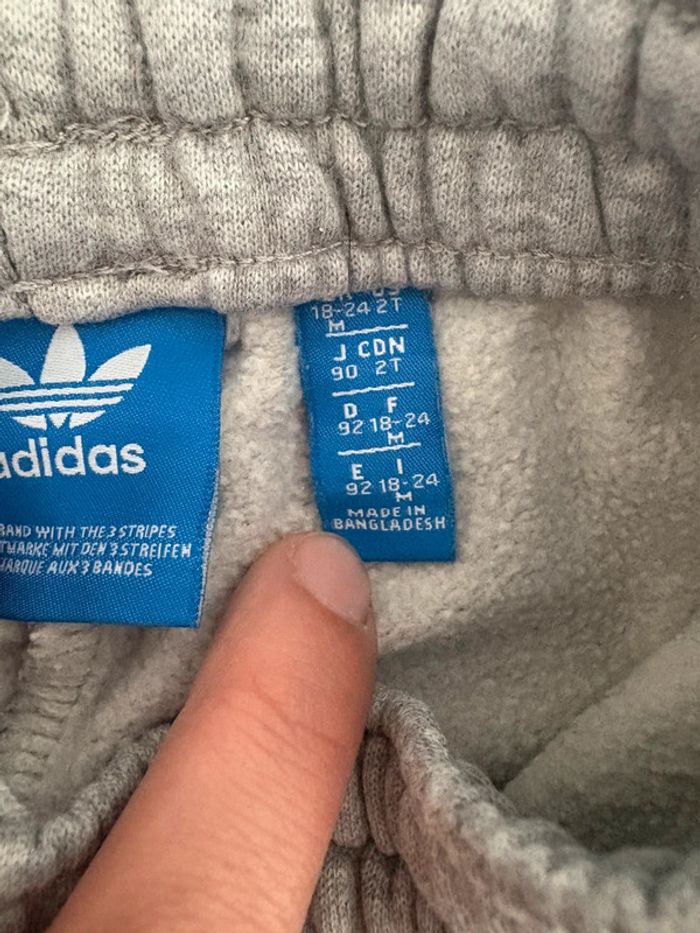 Jogging Adidas 18-24 mois - Gris - Très bon état - photo numéro 3