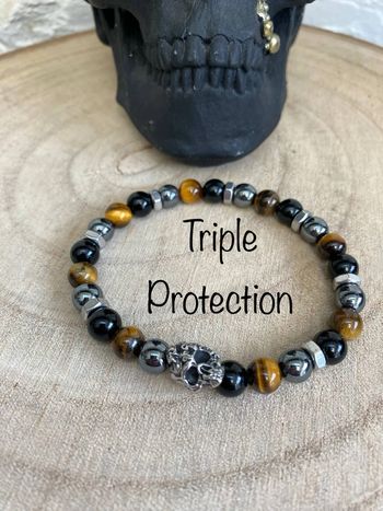 Bracelet triple protection tête de mort et boulons 22cm’, lithothérapie