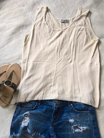 Haut débardeur beige crème à bretelles larges uni basique simple col rond