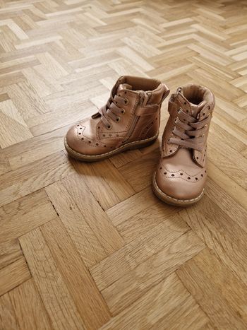 Chaussures bebe fille absorba