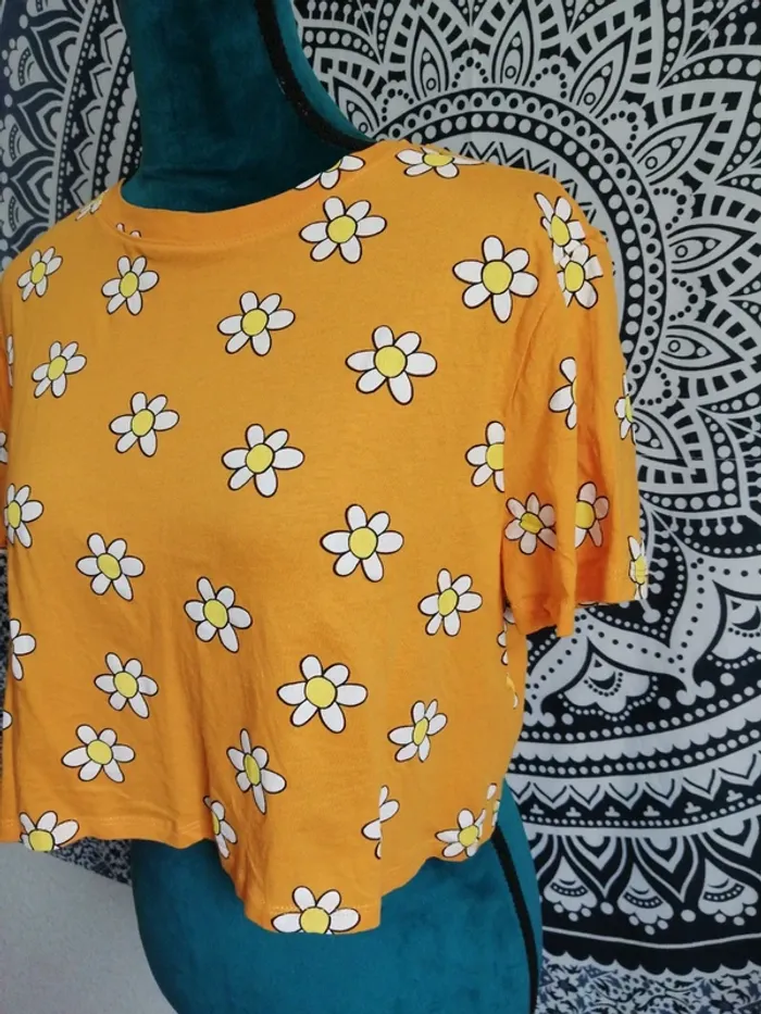 Tee-shirt crop top orange motifs fleurs pâquerettes / terranova / (M) - photo numéro 3