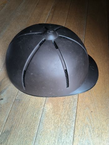 Bombe d'équitation marron