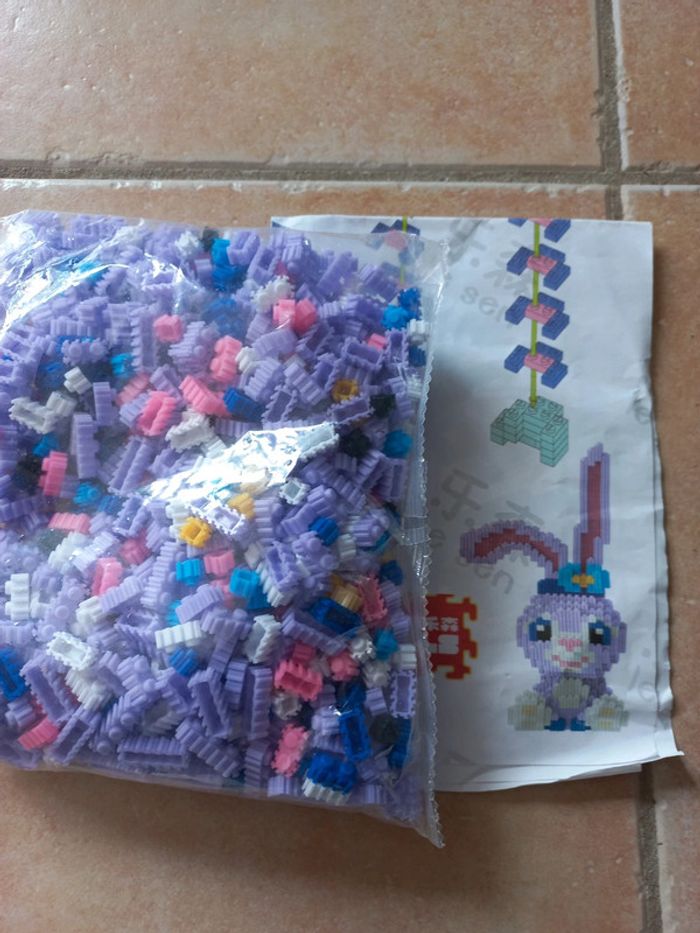 Construction figurine lapin violet bricks blocks mini micro