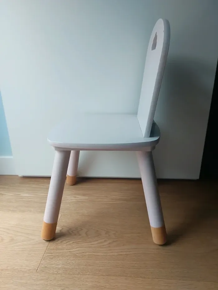 Deliziosa seggiolina / sedia in legno lilla chiaro - photo numéro 4