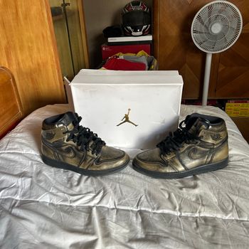 Air Jordan 1 Wings Metallic Gold