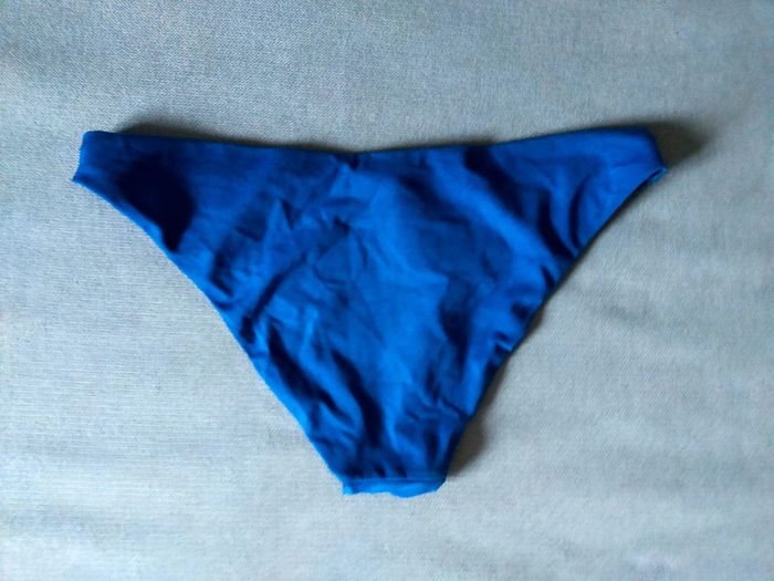as de maillot de bain bleu velours – Taille 36 – 1 seul exemplaire disponible - photo numéro 6