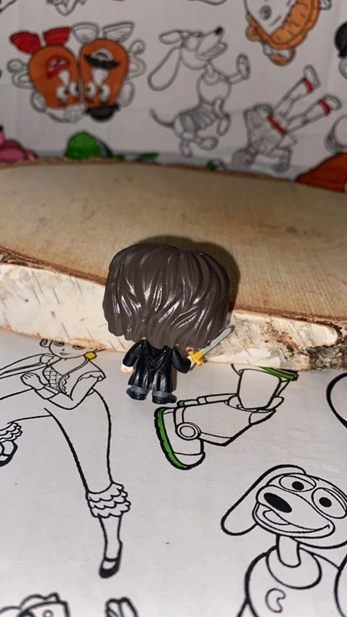 Harry potter avec sont épée - photo numéro 2