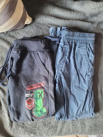 Lot 2 pantalons 8 ans