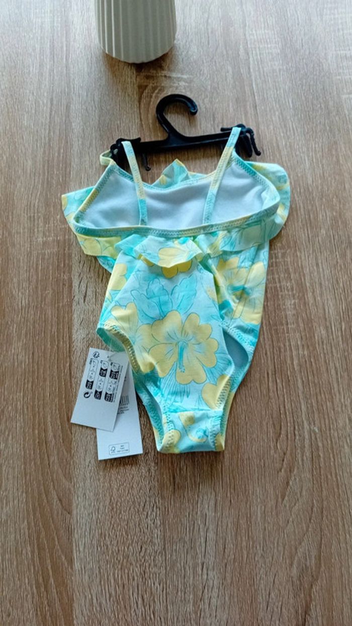 Maillot de bain une piece fille 6 mois - photo numéro 2
