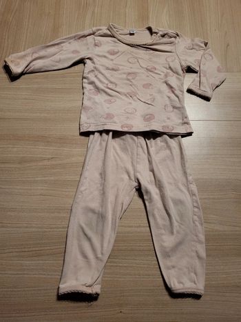 Pyjama 2 pièces taille 12 mois (74 cm)