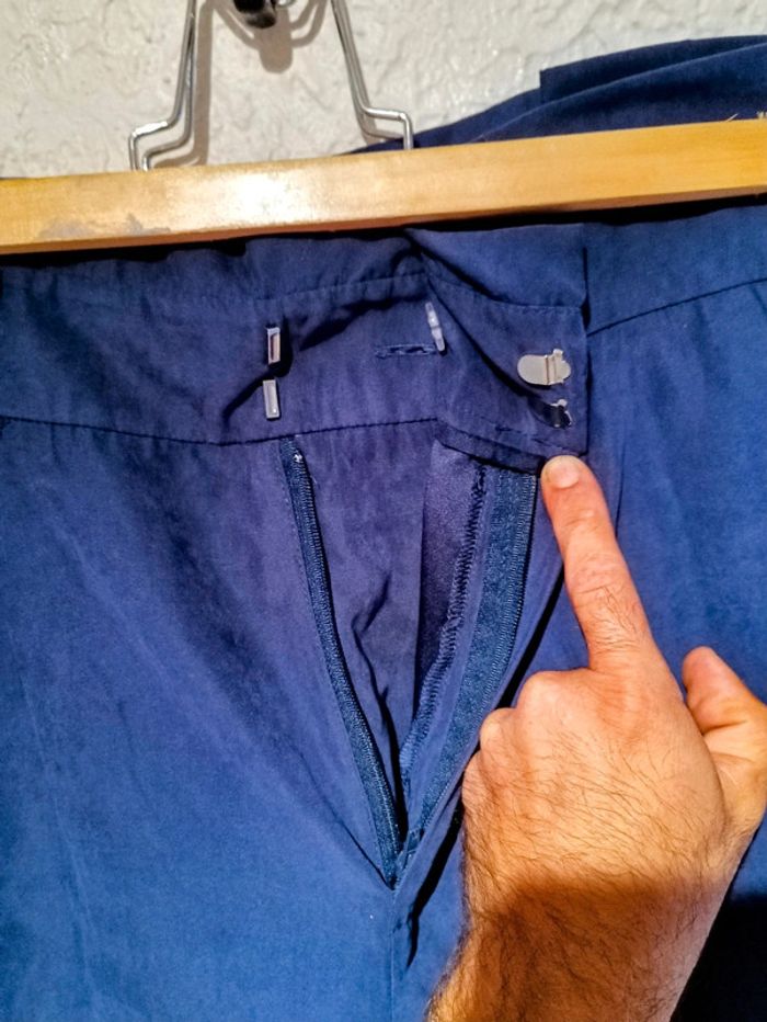 Pantalon bleu marine taille 40 woman très bon état - photo numéro 4