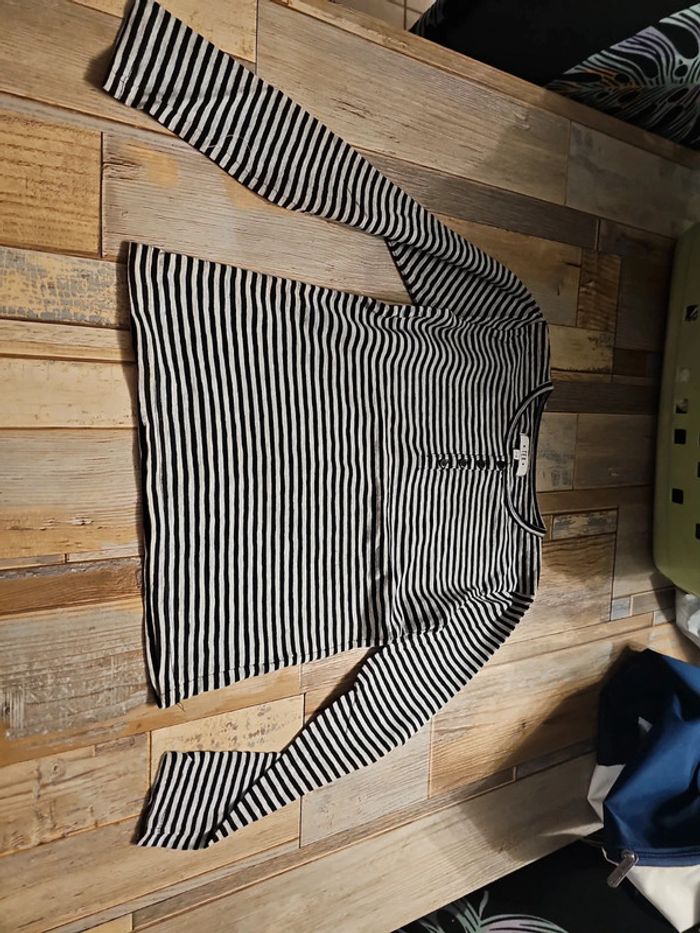 Lot de 3 t shirts longues manches Taille 7-8 ans marque tex - photo numéro 6