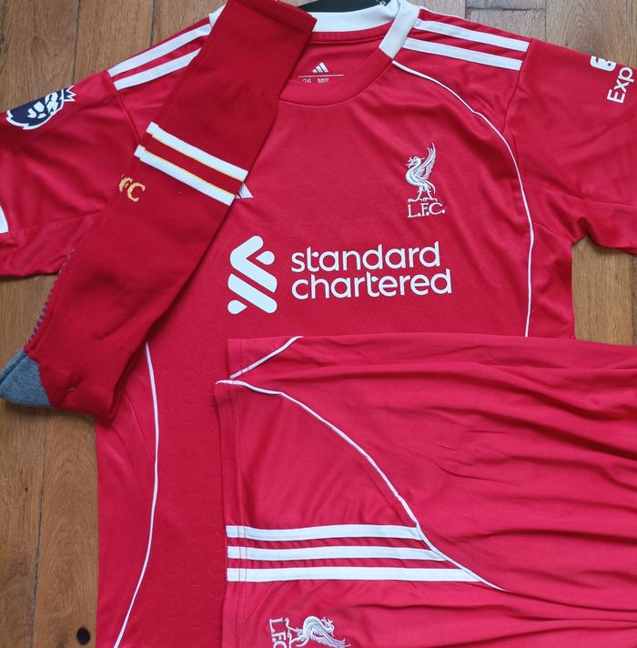 Maillot Salah  Liverpool taille 12 ans modèle rouge domicile - photo numéro 2
