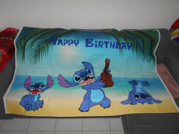 Toile de fond anniversaire Stitch