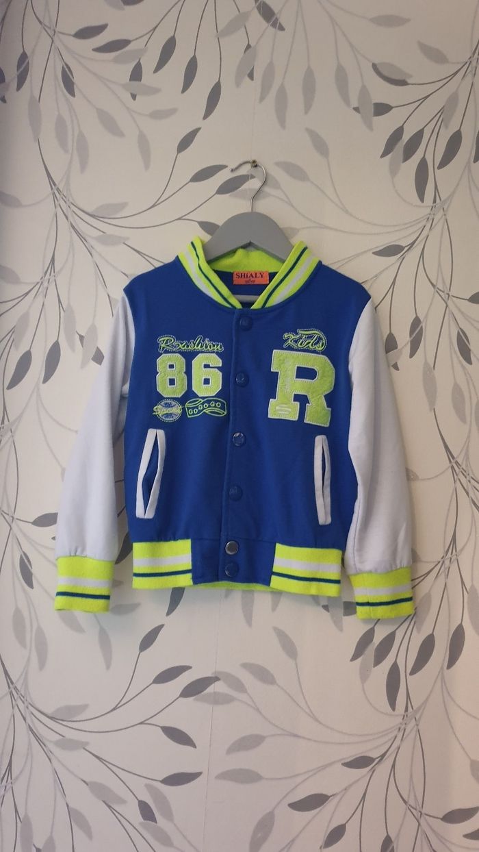 Veste taille 4ans très bonne état