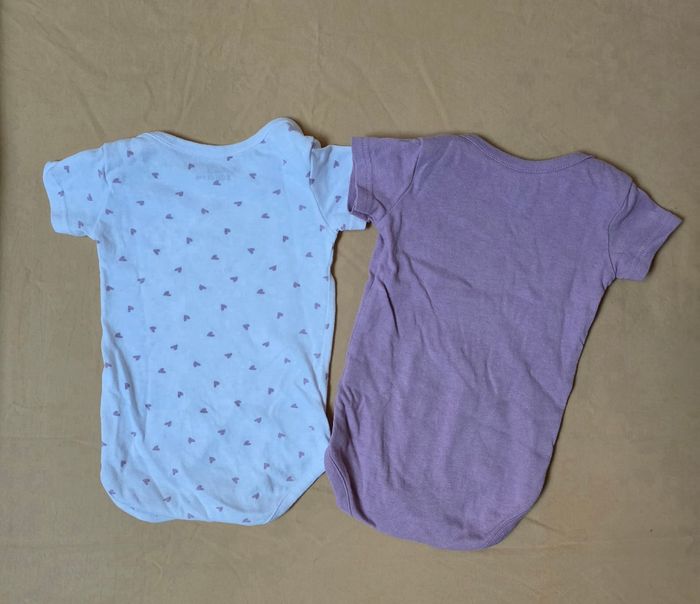 Lot de bodies neufs.  Zeeman. Taille 0/1 mois. - photo numéro 2