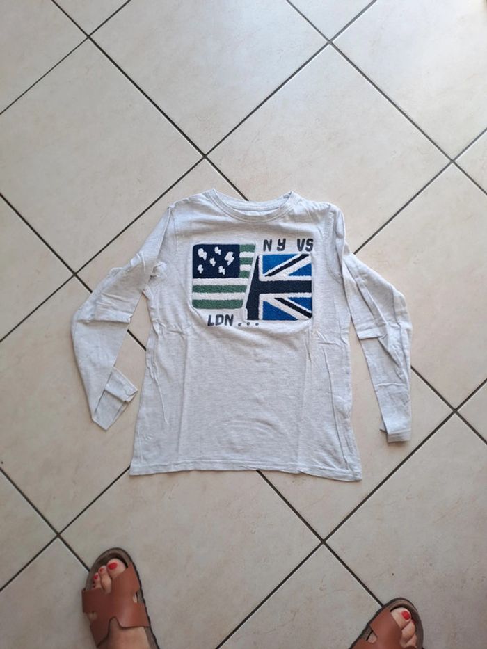 Lot 10 ans sweat et tee shirt manches longues - photo numéro 7