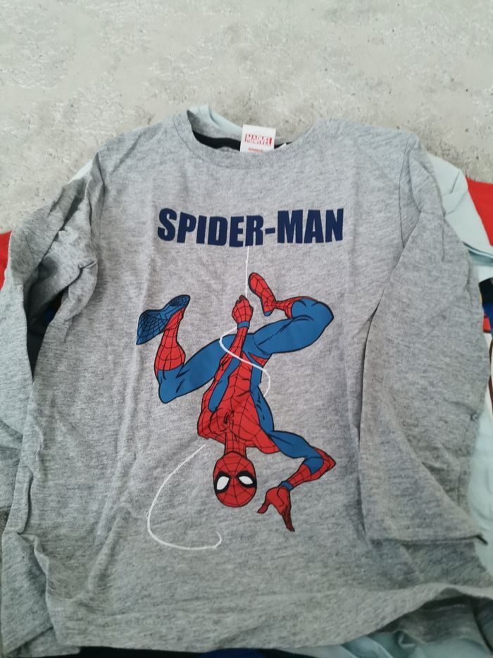 Lot de vêtements manches longues et courtes 3 et 4 ans - photo numéro 10