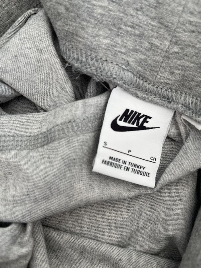 Legging gris Nike taille 38 - photo numéro 2