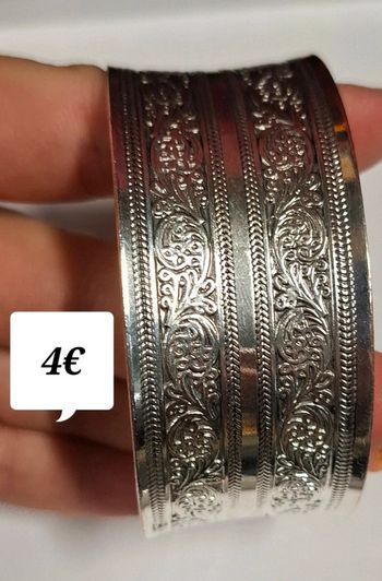 Bracelet