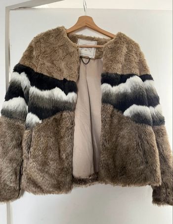 Manteau fausse fourrure