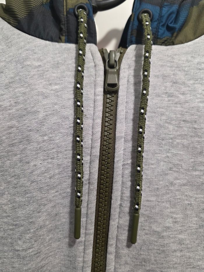 Veste Lacoste 🐊 à capuche taille XS 📏 - photo numéro 4
