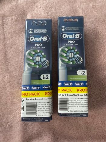 12 Brossette oral B pro cross action blanche 