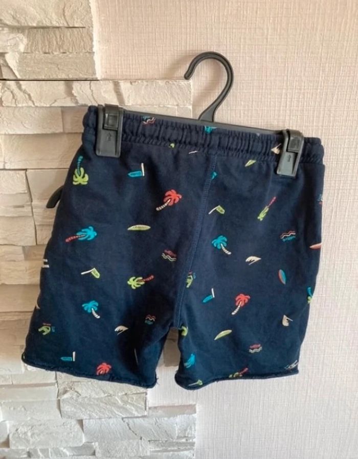 Short kiabi 8 ans - photo numéro 2