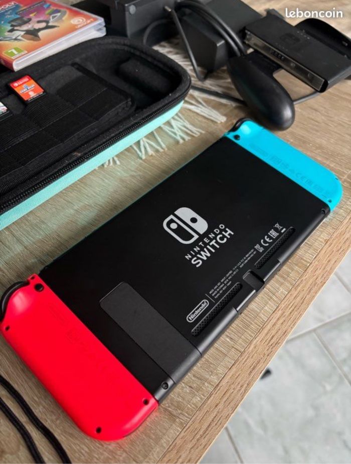 Nintendo Switch complet + Jeux - photo numéro 6