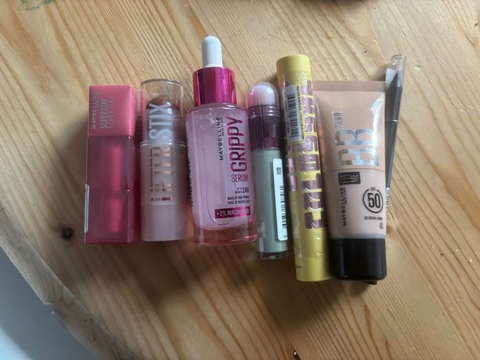 Lot Maybelline