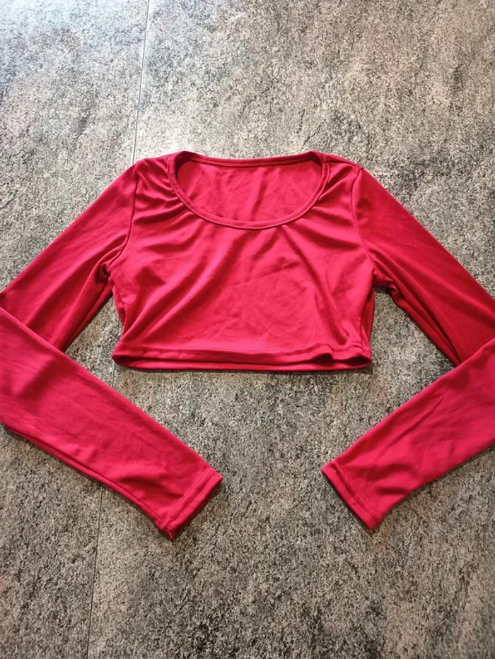 Crop top taille M sans marque