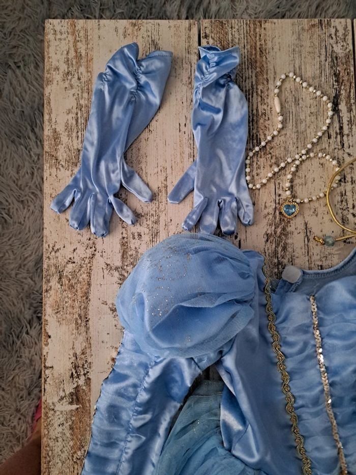 Robe Cendrillon Disney Store avec accessoires gants sac bijoux - photo numéro 2