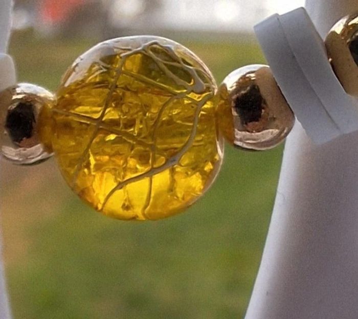 Boucles d'oreilles perle jaune - photo numéro 3