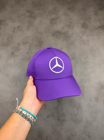 Casquette Mercedes F1 Gran Turismo Violette neuve