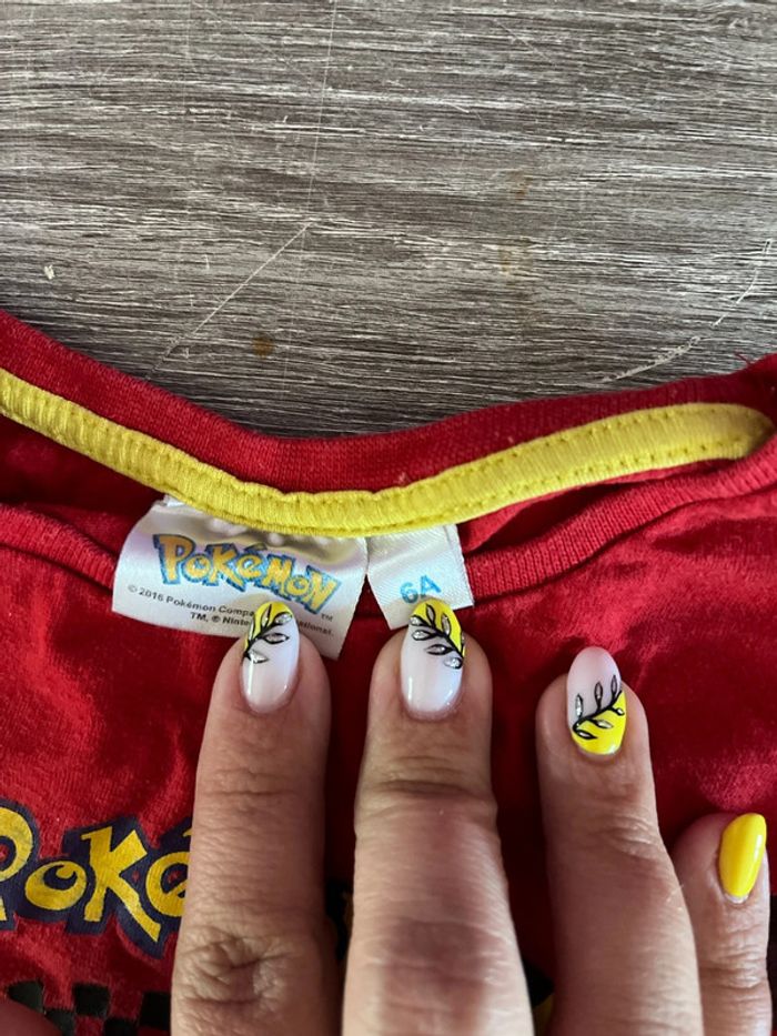 T shirt pikachu - photo numéro 2