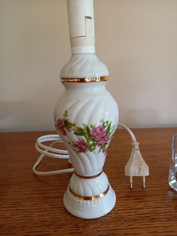 Joli pied de lampe blanc