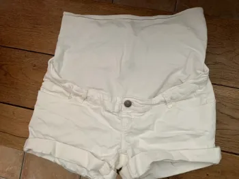 Short grossesse blanc