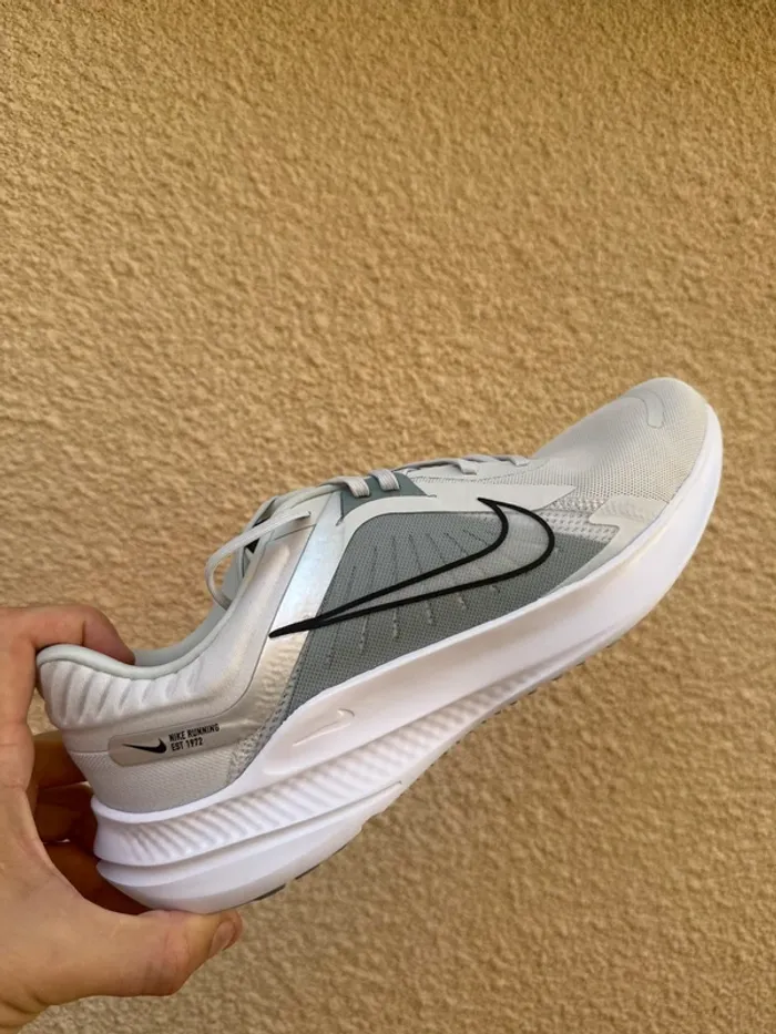 Nike Quest 5 – Running & Lifestyle | Neuves | Taille 46 | Coloris Photon Dust - photo numéro 3