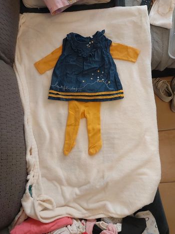 Robe jeans avec t shirt manche longue et collant 3 mois