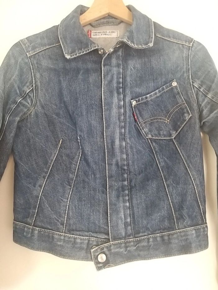 Veste courte et cintrée en jeans en XS - photo numéro 2