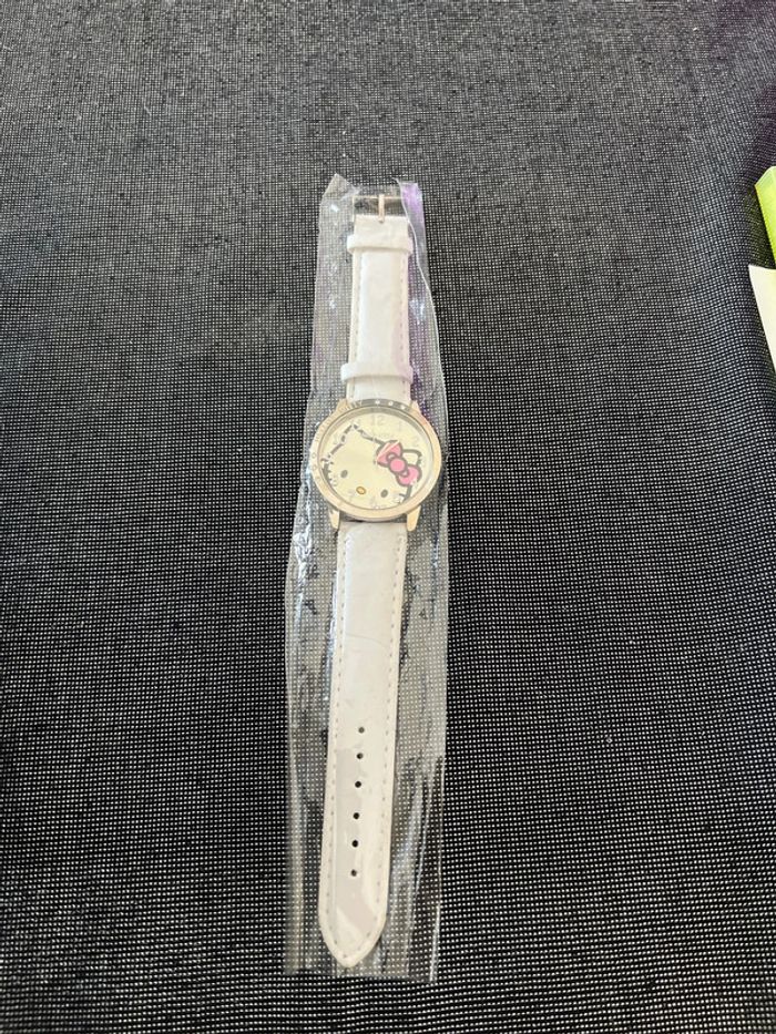 Montre femme ou fille hello kitty blanche