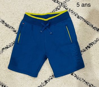 Short Tommy Hilfiger taille 5 ans