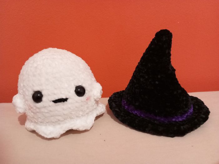 Halloween : petit fantôme sorcier au crochet - photo numéro 2
