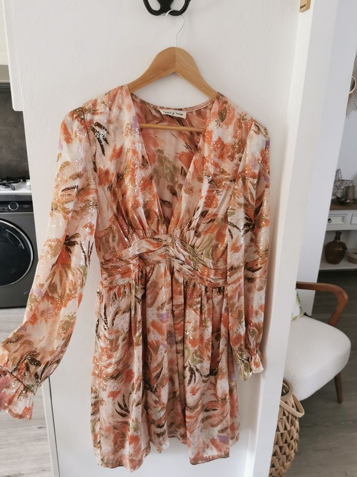 Robe courte terracotta, parme et dorée - photo numéro 3