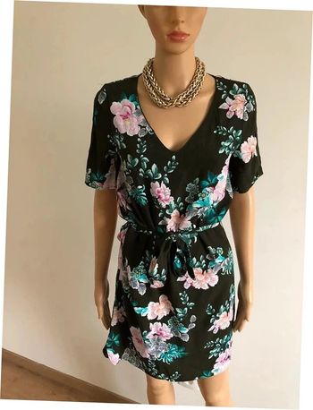 Robe verte foncée et imprimée fleurie à manches courtes Promod taille 34 jamais portée