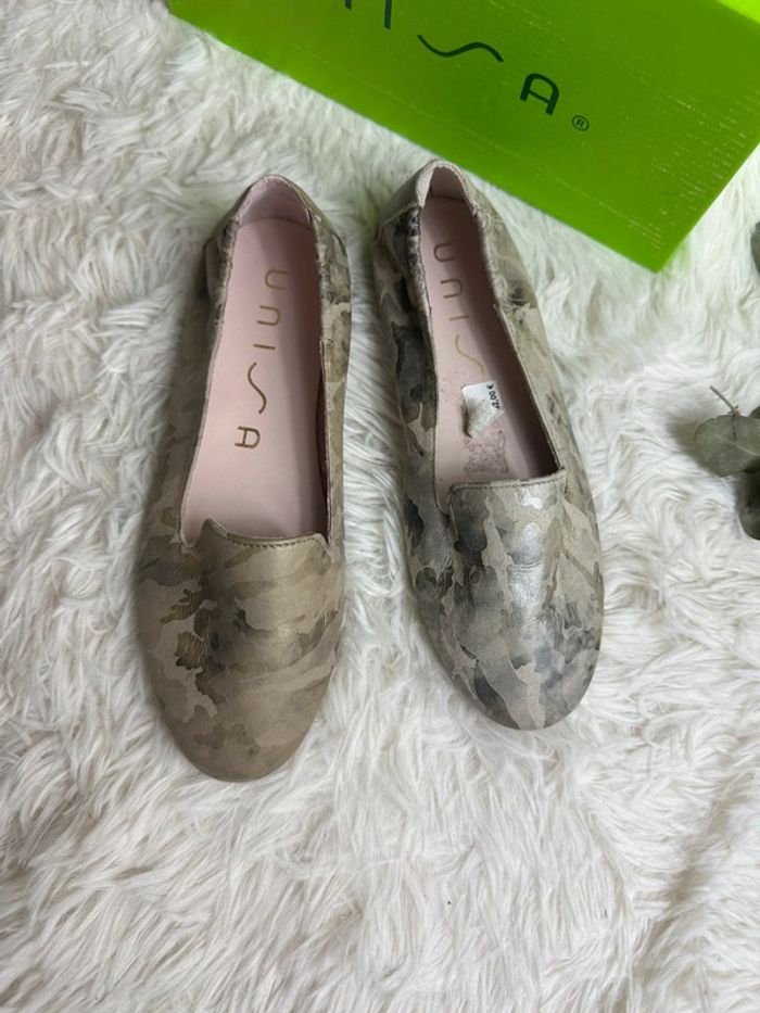 Paire de slipper Unisa taille 33 - photo numéro 2