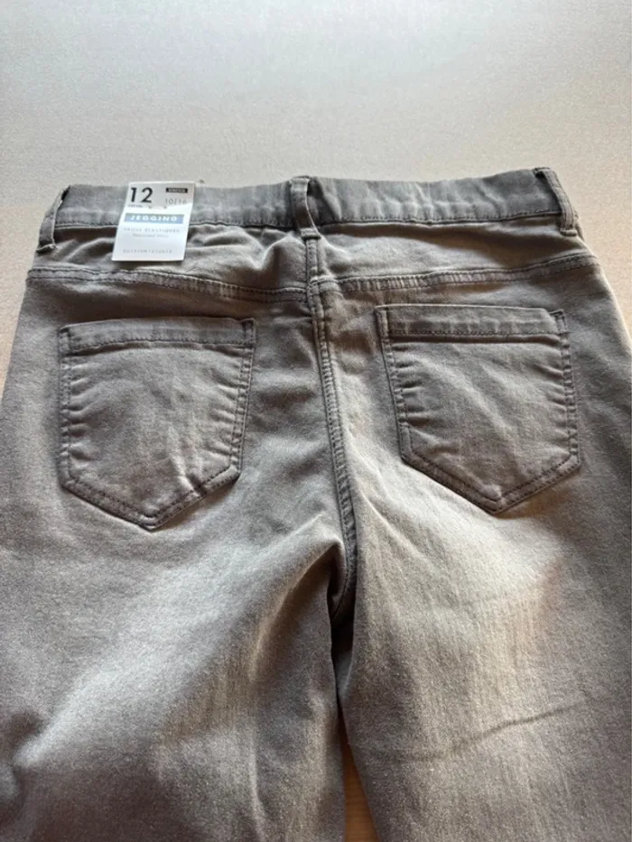 Lot 2 pantalons neufs Gémo 12 ans - photo numéro 7