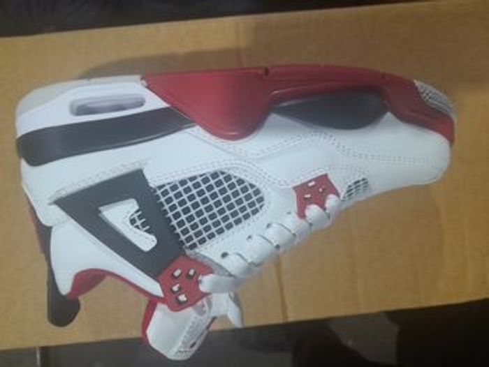 Basket jordan blanche noir et rouge - photo numéro 3